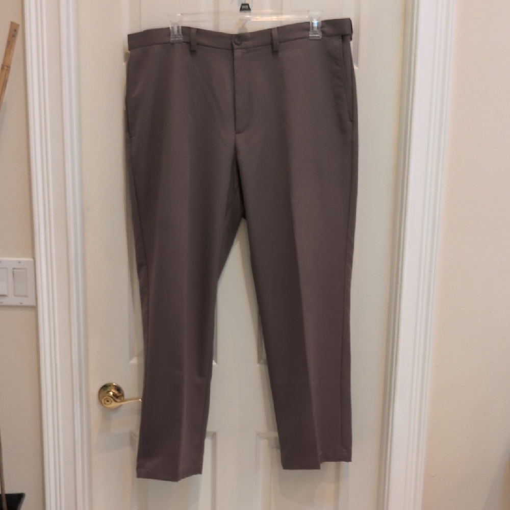 Haggar Clothing Classic Fit Men's Brown Dress Pants Size 40/30